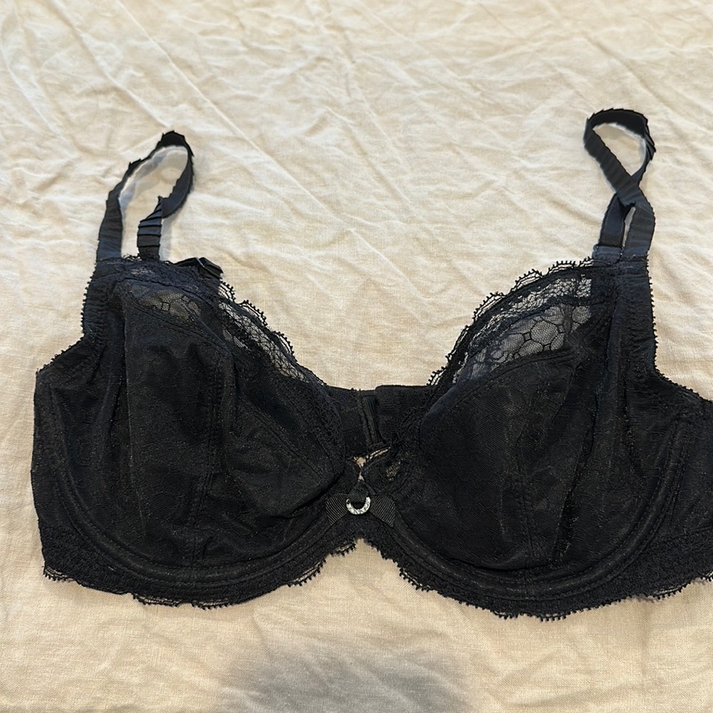 Lightly worn Chantelle under wired bra